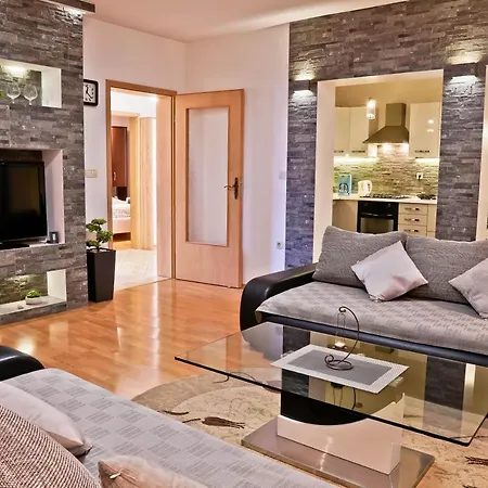 Dalibor 1870 Apartmán