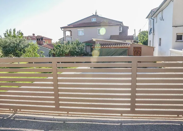 Dalibor 1870 아파트 풀라